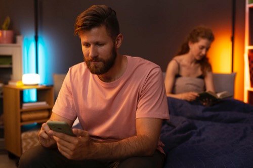sign of cell phone cheating