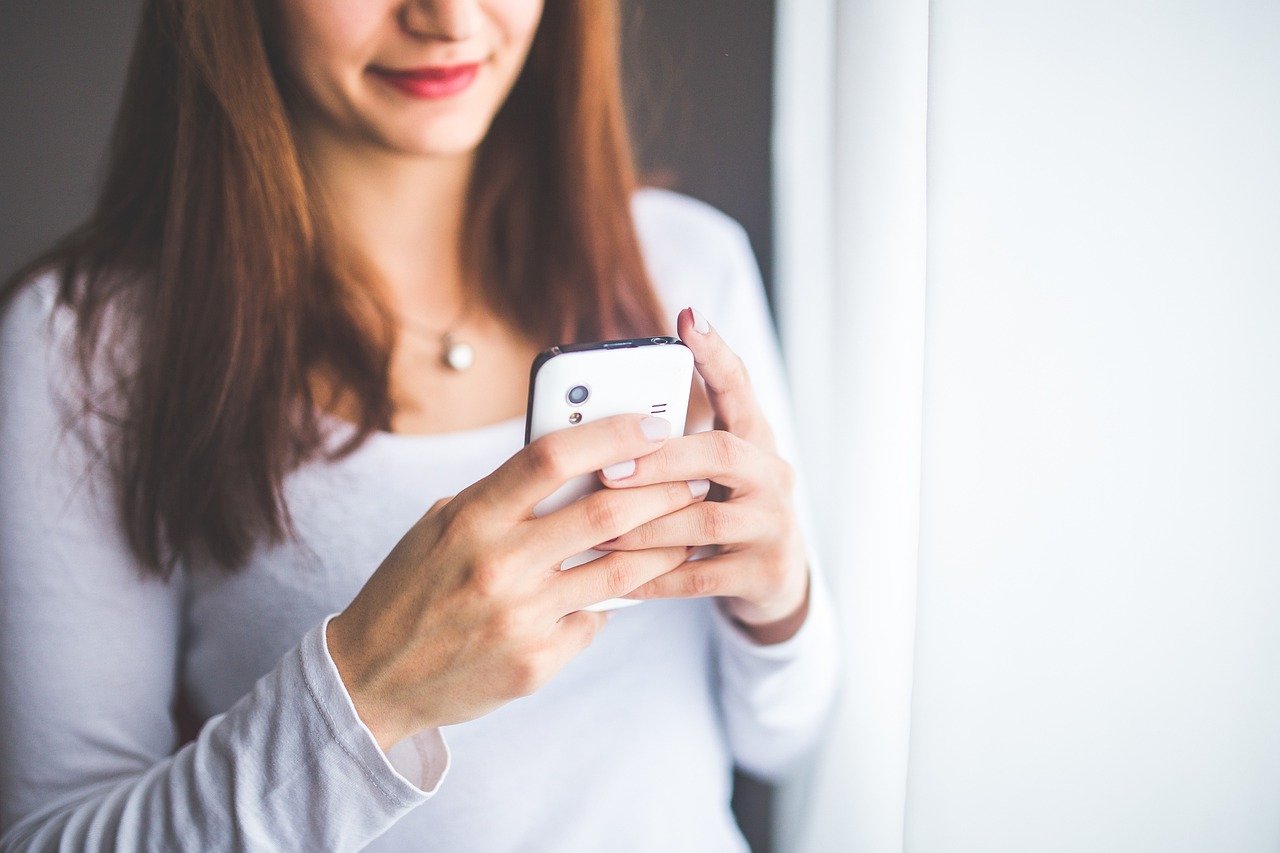 how-to-tap-a-cell-phone