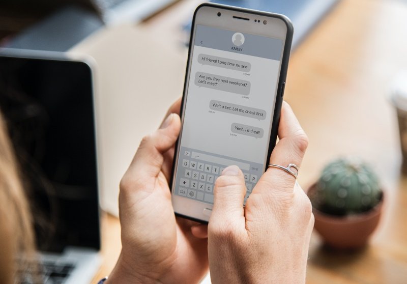 monitor someone's texts